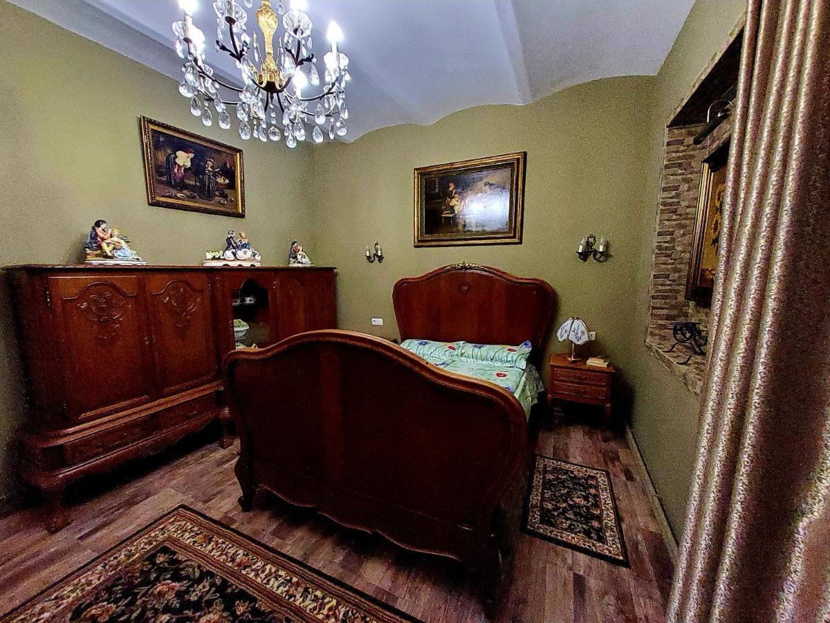 Готель Sissy Vendeghaz Тиргу-Секуєск Екстер'єр фото