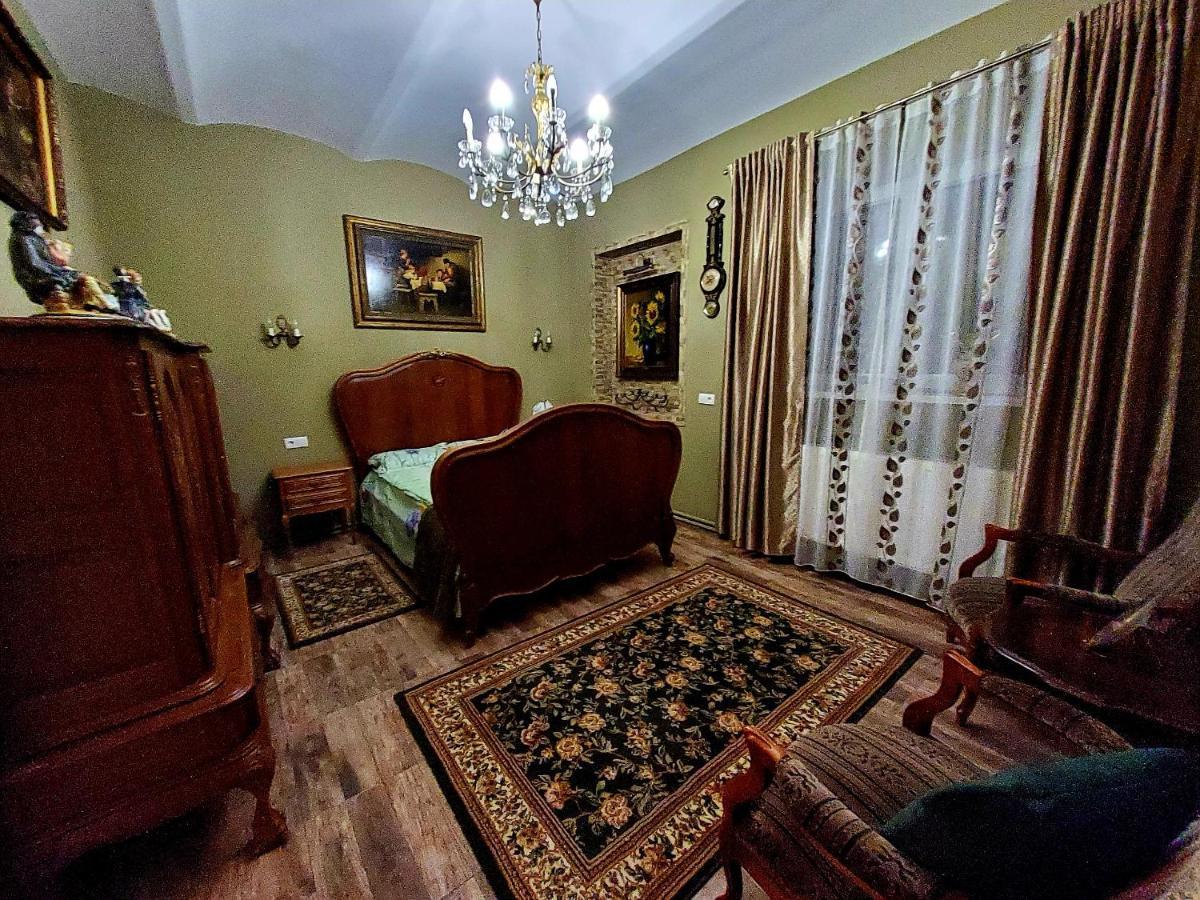 Готель Sissy Vendeghaz Тиргу-Секуєск Екстер'єр фото