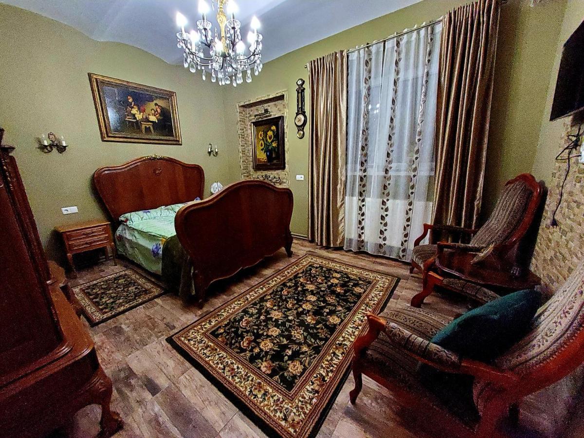 Готель Sissy Vendeghaz Тиргу-Секуєск Екстер'єр фото